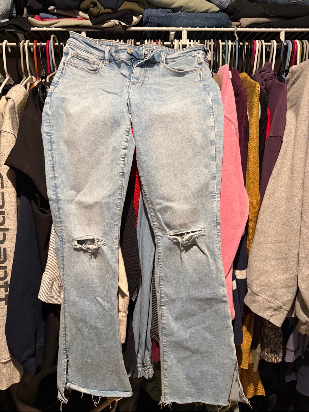 American Eagle Light Wash Distressed Women’s Jeans